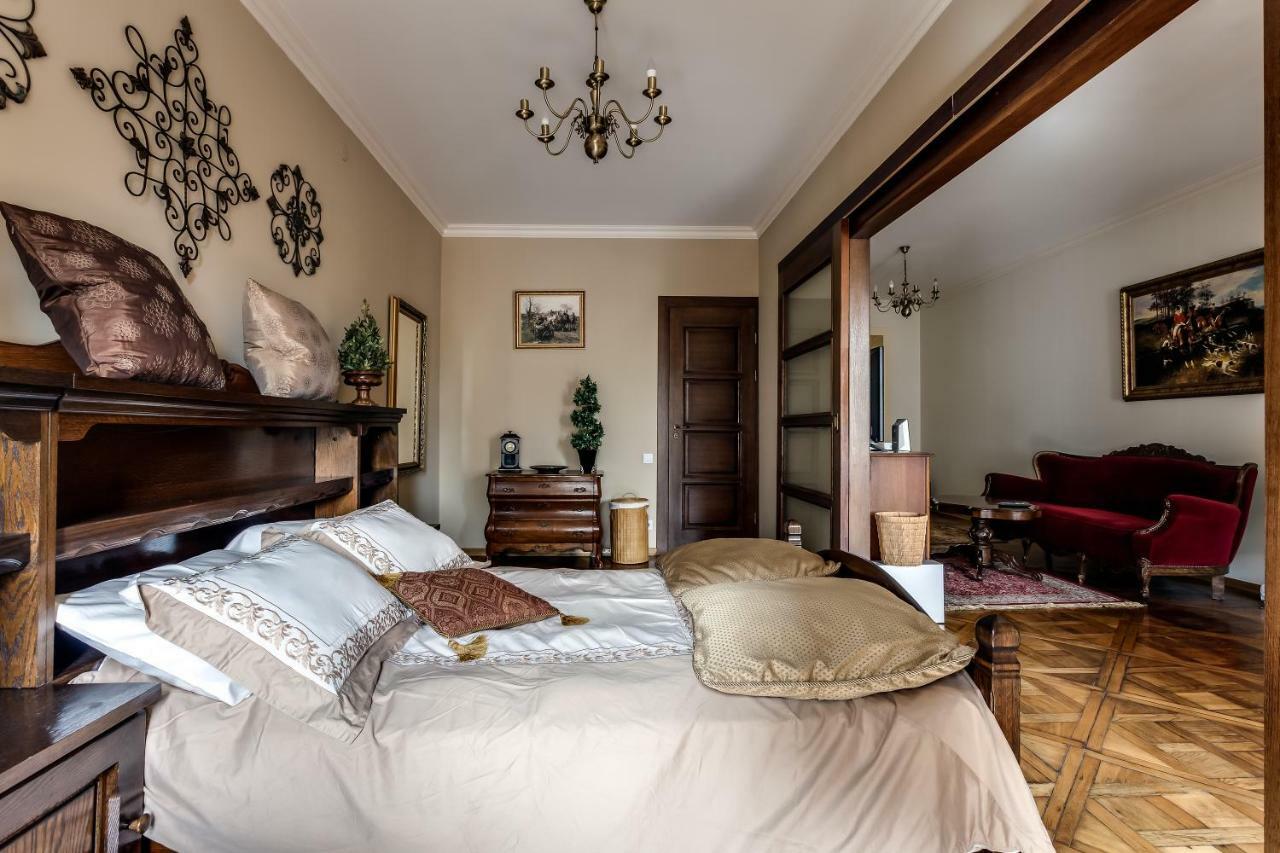 Apartment On Rynok Square 리비프 외부 사진