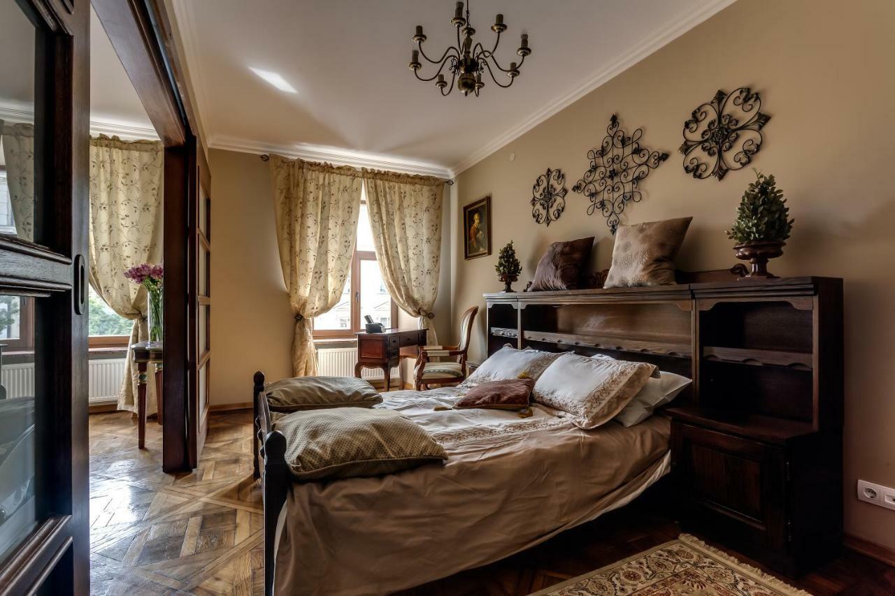 Apartment On Rynok Square 리비프 외부 사진